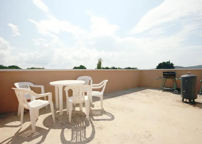 With A Parking Space - 5122 מורטר