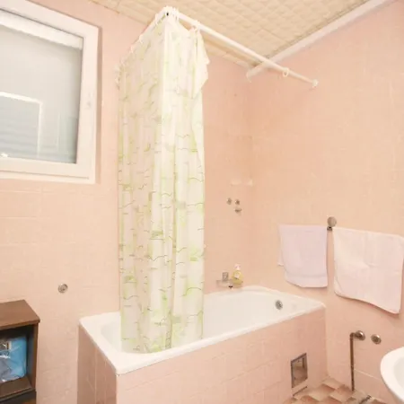 With A Parking Space - 5122 * Муртер