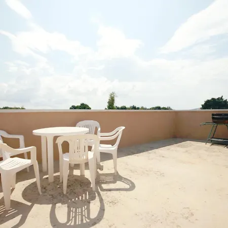 With A Parking Space - 5122 Муртер