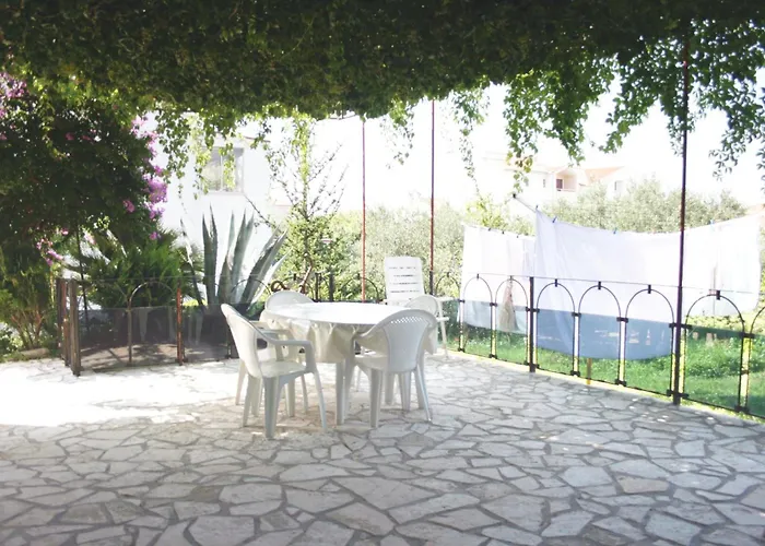 With A Parking Space - 5122